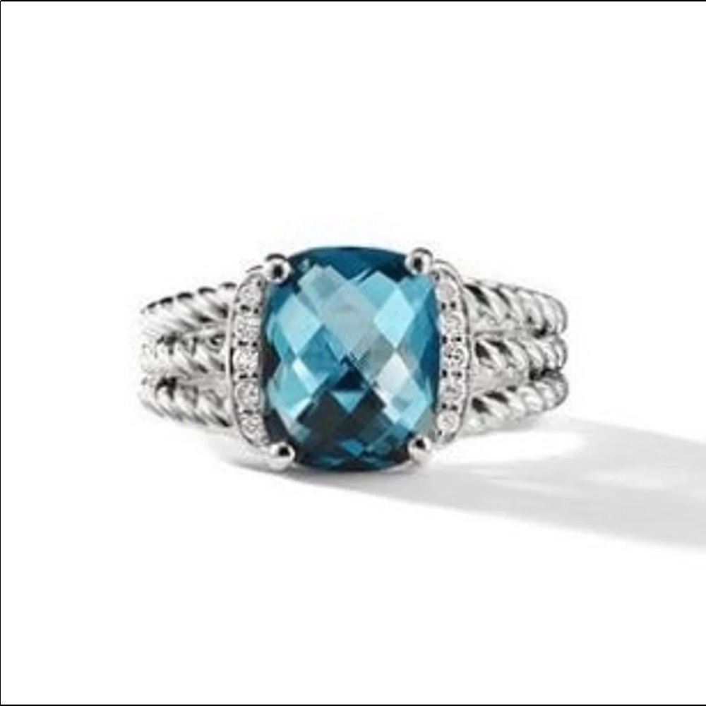 Beautiful yurman ring. Have too many and looking to sell it